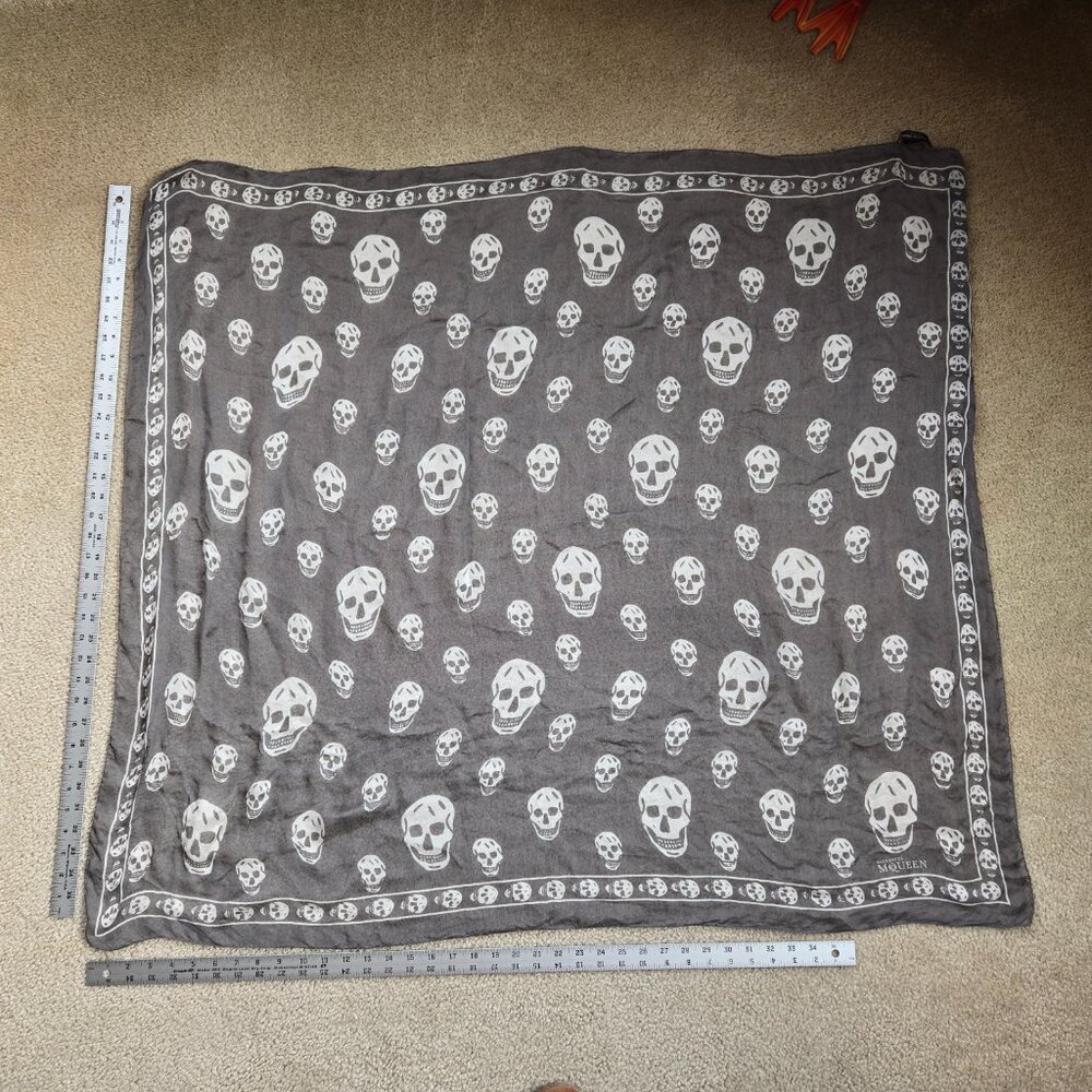 Alexander McQueen Silk Skull Scarf Dark Grey - Picture 8 of 8